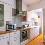 15 Brownlow Street * 约克