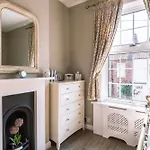 15 Brownlow Street * 约克