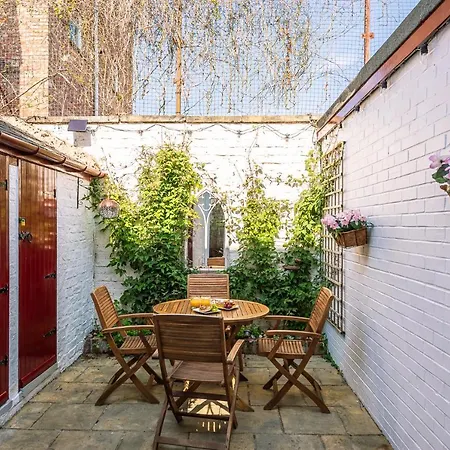 בית נופש 15 Brownlow Street