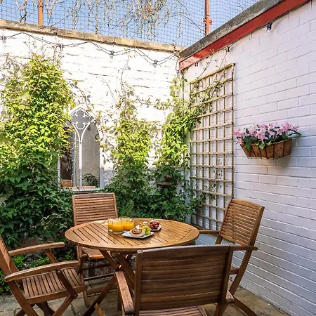 בית נופש 15 Brownlow Street