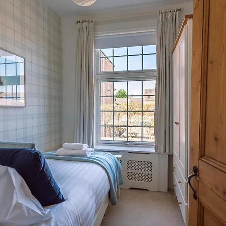 15 Brownlow Street Semesterbostad *