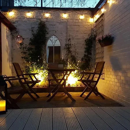 15 Brownlow Street בית נופש