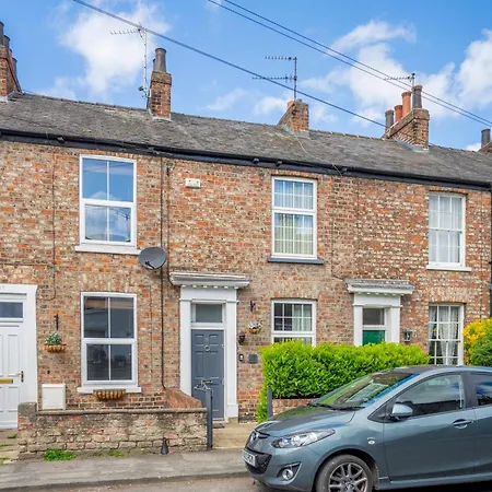 15 Brownlow Street * York
